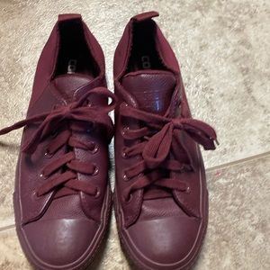 Converse shoes.